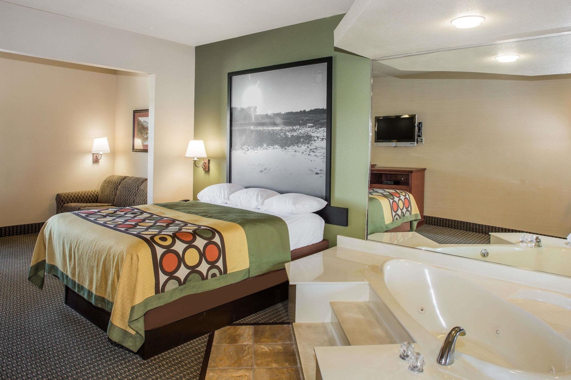 Super 8 By Wyndham Troy Hotel Exterior photo